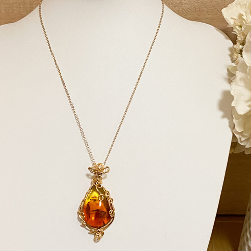 ハチミツみたいなバイカラーアンバーのワイヤージュエリー ネックレス