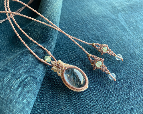 ★限定ご提供★透明☆ヒマラヤ水晶【ヒマラヤ産ラフカットペンデュラム♢金具付】❤️ ヒマラヤ水晶〜ダブルフレーム・マクラメペンダント〜no.11047