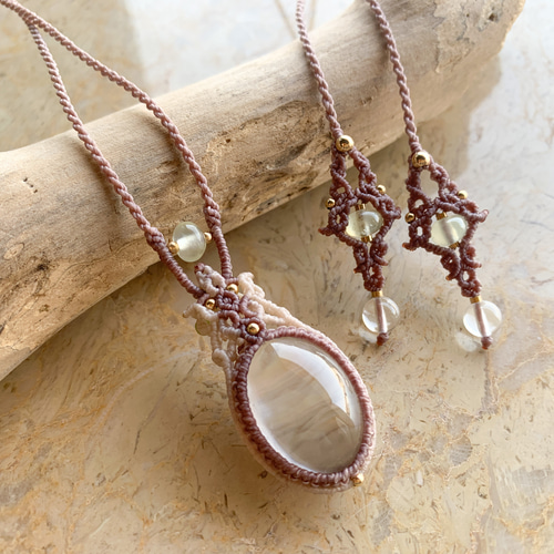 ヒマラヤ水晶〜ダブルフレーム・マクラメペンダント〜no.11047