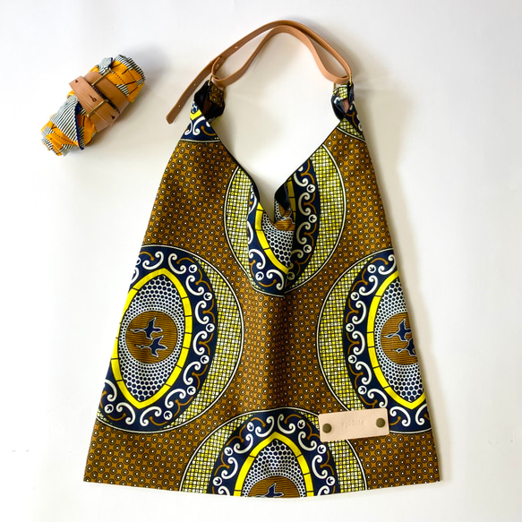 African print × Real leather Folding bag  キャメルカラー 1枚目の画像