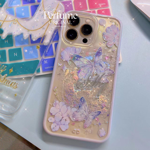 バタフライ✨名入れ♡キラキラ✨レインボー 花 イニシャル フチiPhoneケース 名入れ バタフライ✨フラワー キラキラ 惑星✨フチあり 宇宙 蝶々