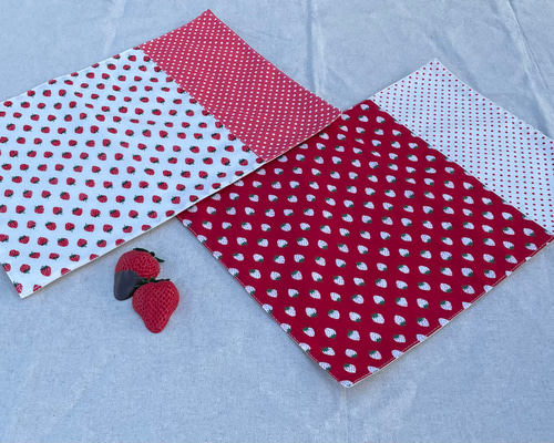 ランチョンマット25×35 いちご柄 ホワイトorレッド その他入園グッズ