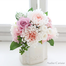 【特割】プリザーブドフラワー＜エクラン Ｍサイズ＞ピンク 菊 ローズ 【仏花 お供え花】 2枚目の画像