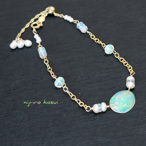 オパールと湖水真珠の夢色ブレスレット(14kgf) ブレスレット 虹色湖水