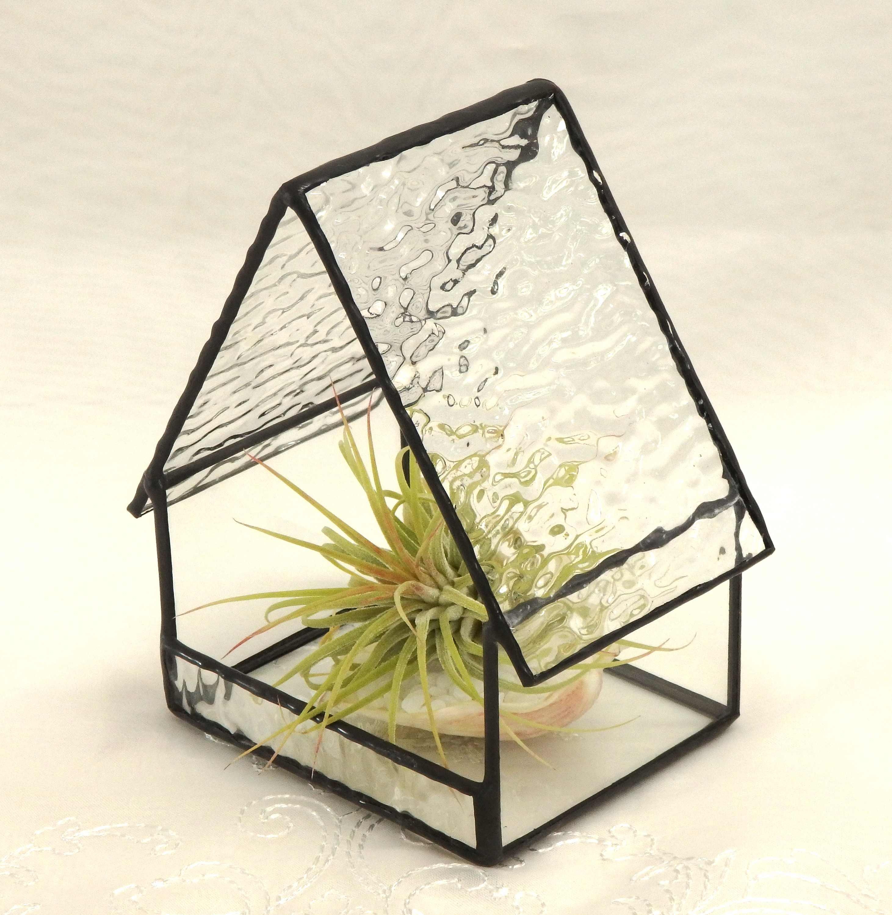 ステンドグラスの小さなテラリウム(ハウス型) 多肉植物などに…