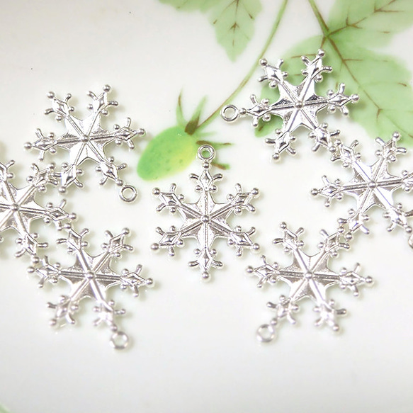 雪の結晶 チャーム 大きめ ホワイトシルバー 10個セット A-19