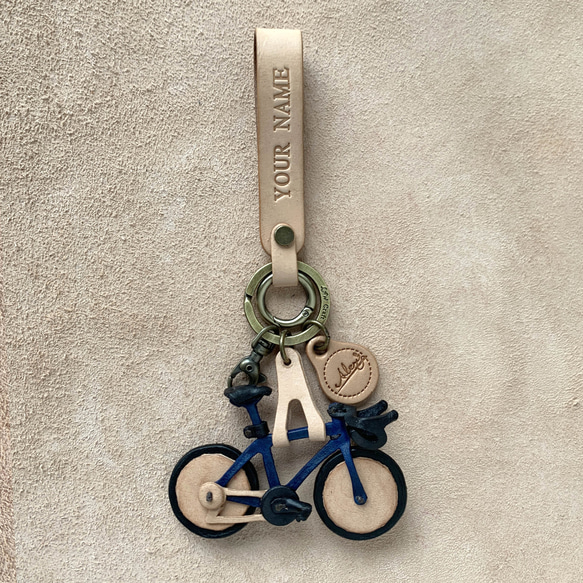 公路腳踏車(手染藍色+黑色)-真皮植鞣 皮革鑰匙圈 吊飾 裝飾品 第5張的照片