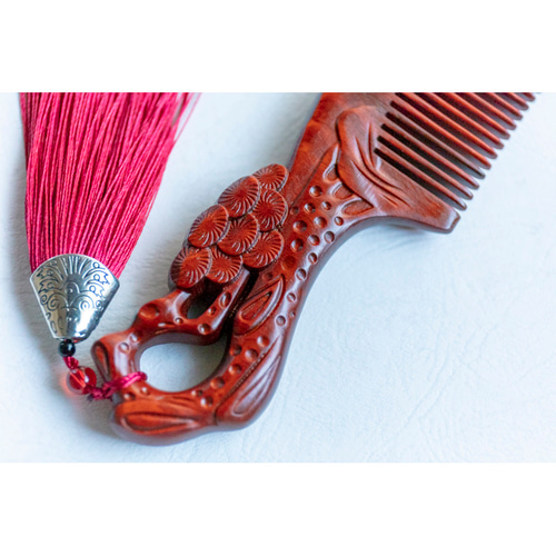 高級木材 天然木の櫛 紫檀 彫りくし 松 マツ その他アクセサリー JOS