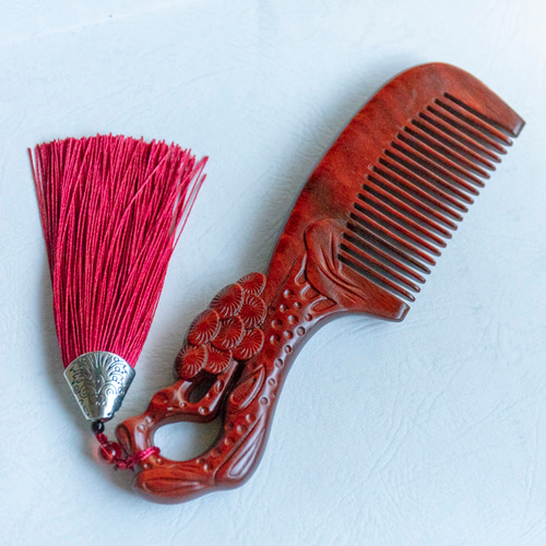 高級木材 天然木の櫛 紫檀 彫りくし 松 マツ その他アクセサリー JOS