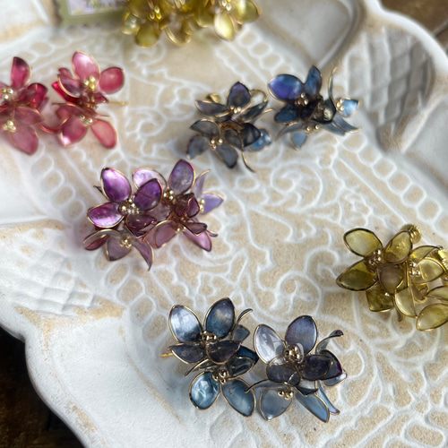 ブルーの紫陽花イヤリング/ピアス ディップアートアクセサリー ピアス