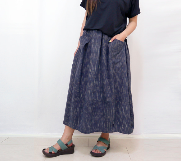 手織り綿絣インディゴ染め、バルーンスカート、フリーサイズ 1枚目の画像