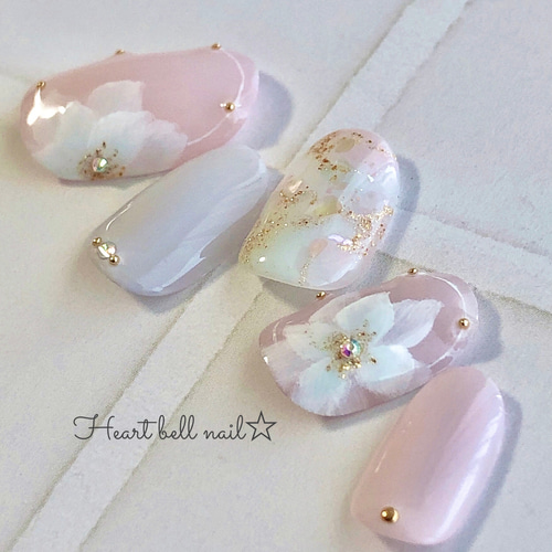 オーダーネイルチップNo.61 ぷっくりフラワー 手書き キラキラ