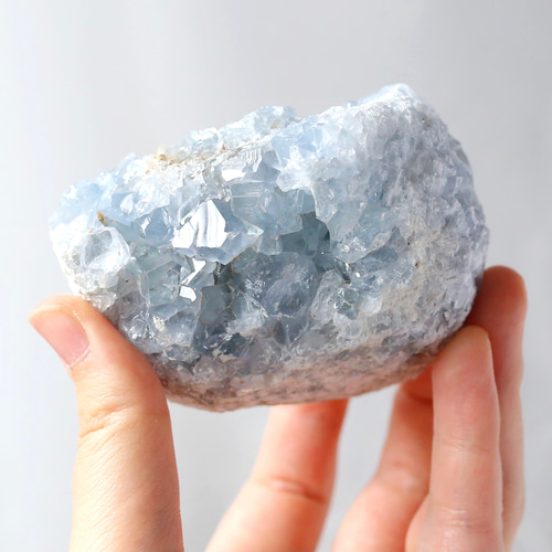 セレスタイト 原石 クラスター マダガスカル 産 216g 天然石