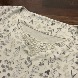 ヨーロピアン刺繍レース　草花Ｔシャツ　生成り 4枚目の画像