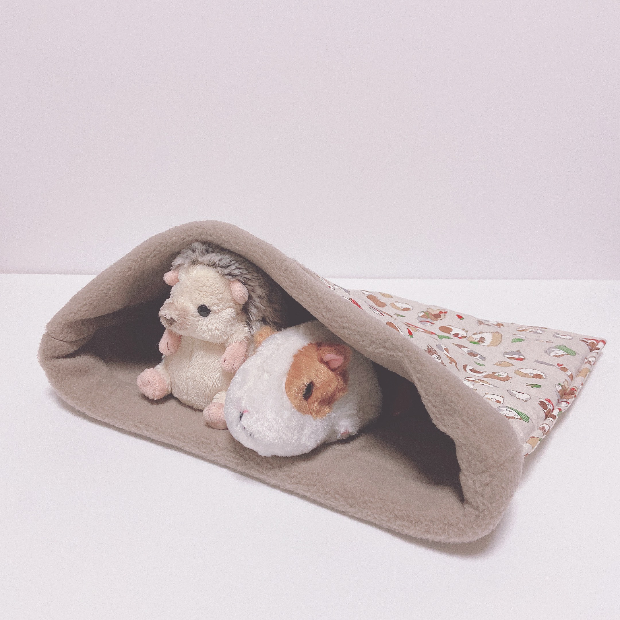 新品 mimo ミモ クッション キャンディー 寝袋 ドット柄 猫 ペット用 新品 mimo ミモ クッション キャンディー 寝袋 ドット柄 猫 ペット用