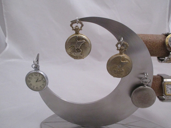 父の日　ラッピング　名入れ　腕時計スタンド　父の日ギフト　刻印　三日月腕時計、懐中時計リーフ台座スタンド 4枚目の画像