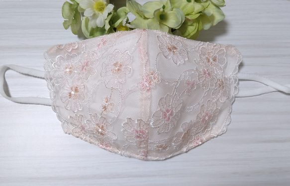 【送料込み】 不織布マスクカバー コーラルピンク 花柄刺繍   肌に優しい 3枚目の画像