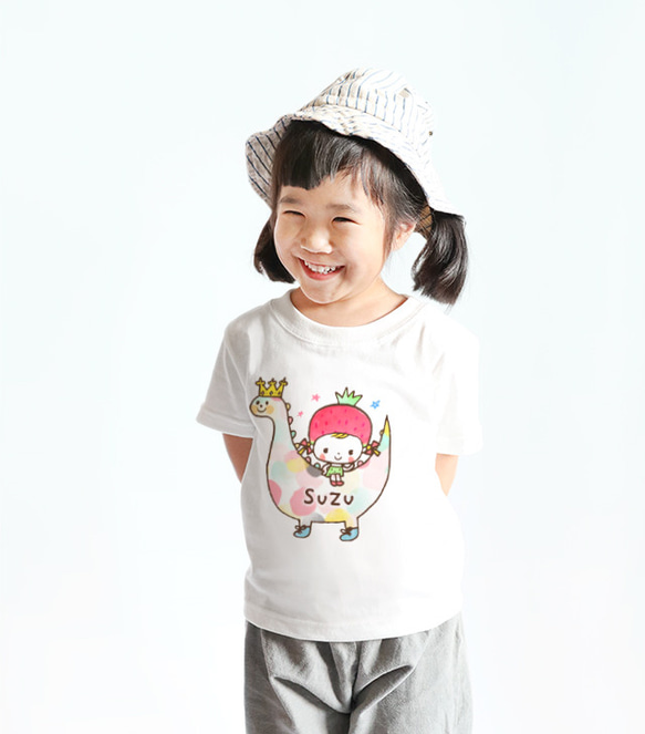 Kids 名前入り 名入れ Ｔシャツ 半袖（恐竜といちごちゃん） 2枚目の画像