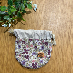 リバティ　コロンと可愛い丸型ミニ巾着　✳︎紫の大人可愛い花✳︎ 3枚目の画像