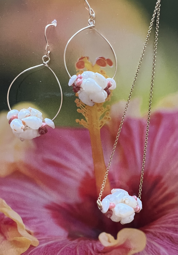 ニイハウシェルのピアスとネックレス ニイハウシェルのボールピアス&ネックレスのセット ピアス（フック