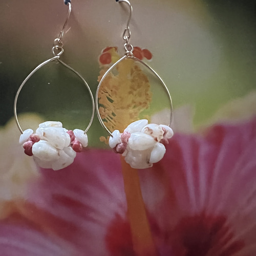 ニイハウシェルのピアスとネックレス ニイハウシェルのボールピアス&ネックレスのセット ピアス（フック