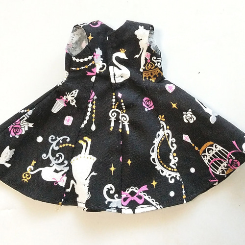 送料無料】22cmサイズ Aラインワンピースセット リカちゃんブライス