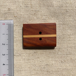 手作り木製ボタン 1枚目の画像