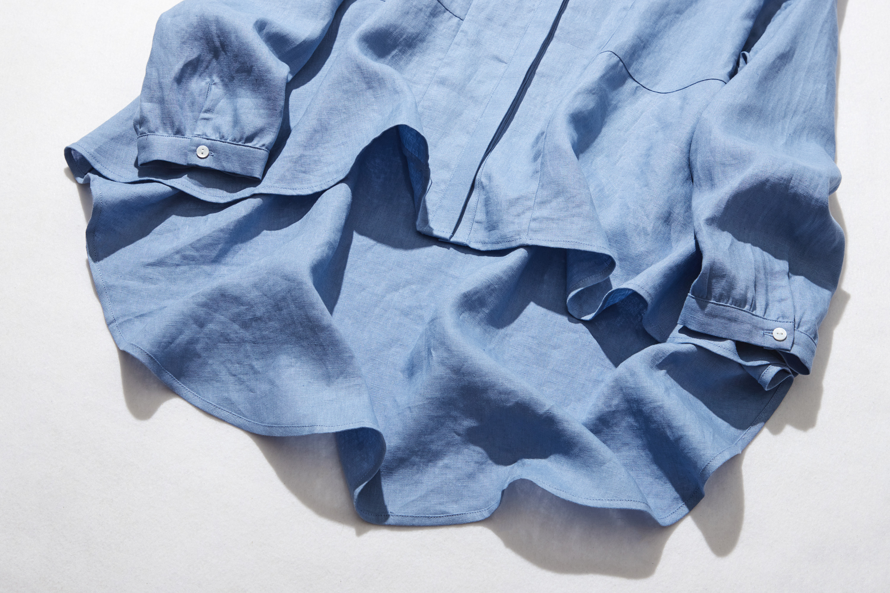 ゆるっと　おしゃれなシャツブラウス　長袖　夏の日焼止めにも 明るい青220402-3