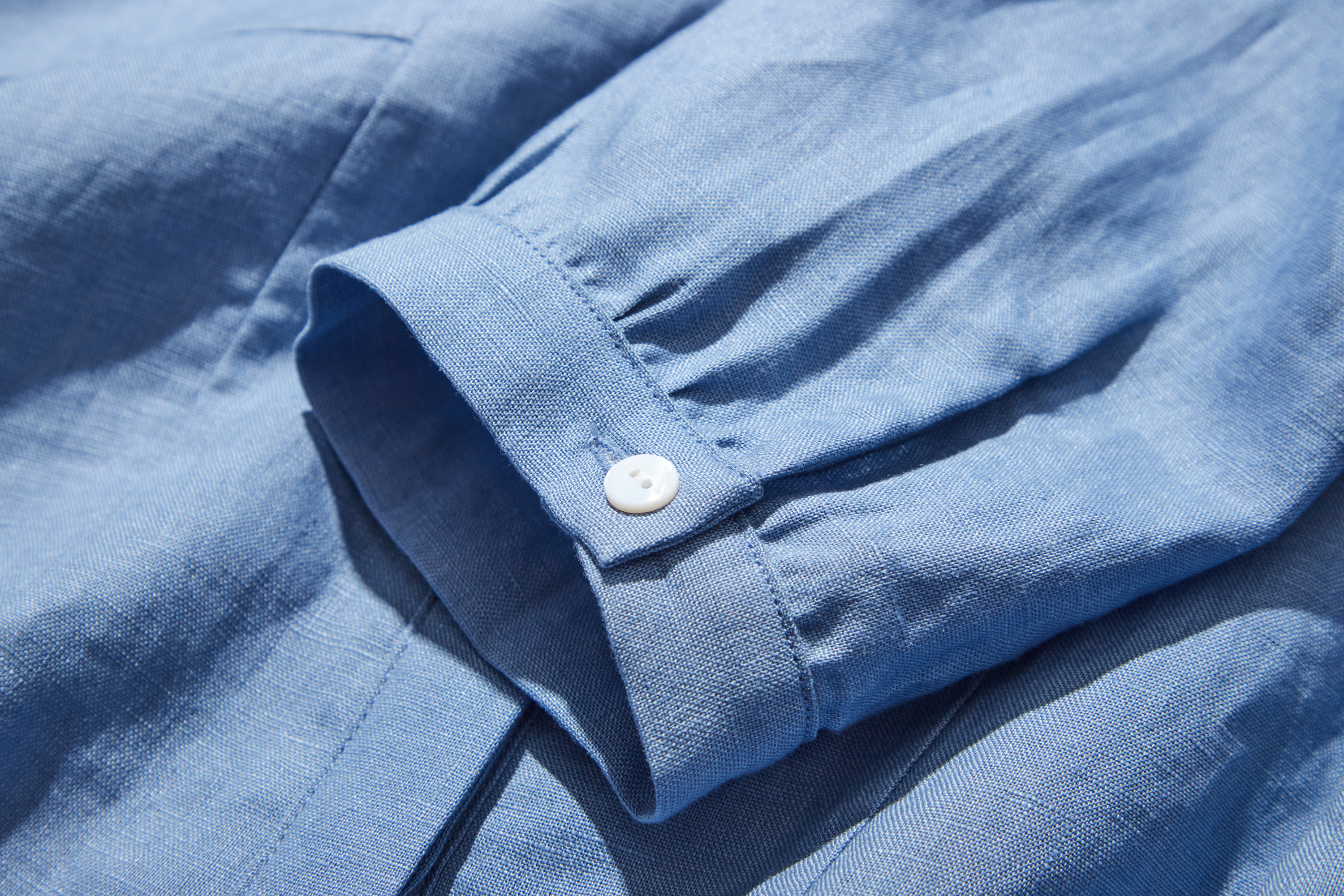 ゆるっと　おしゃれなシャツブラウス　長袖　夏の日焼止めにも 明るい青220402-3