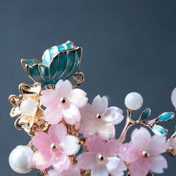 帯留めORポニーフック 色が変わる桜と蝶 10枚目の画像