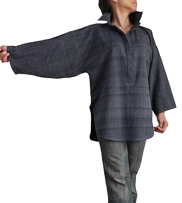 ジョムトン手織り綿のゆったりシャツ襟プルオーバー（BFS-136） 7枚目の画像