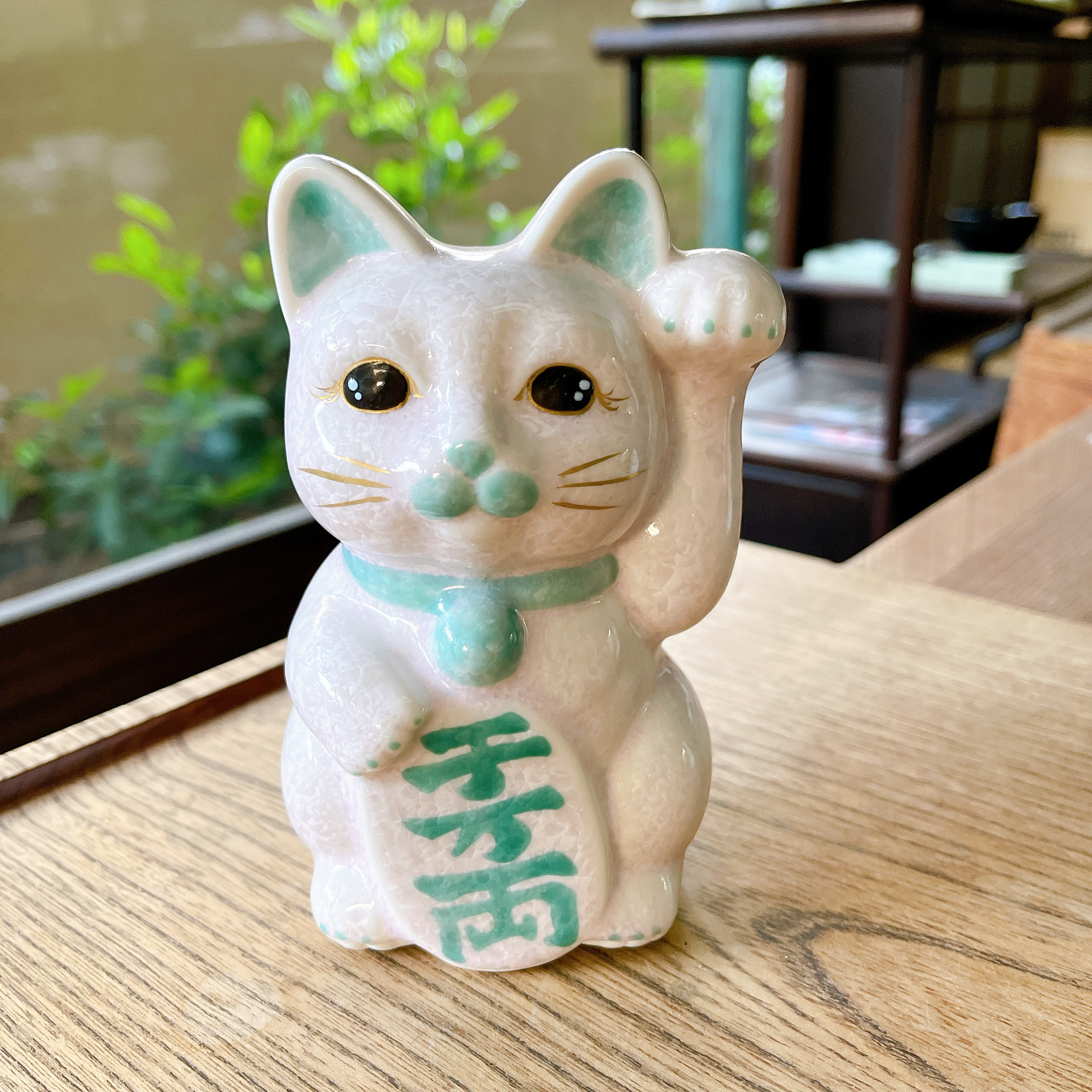 清水焼  猫三彩まねき猫（右手） 楽天市場】京焼 清水焼 陶あん -招き猫- 桜と紅葉 黒地 左手 千