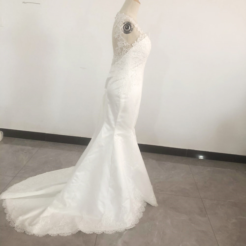 美品！ウエディングドレス 流れる透け花レース マーメイドライン  