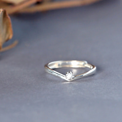 單鑽鋯石-V字純銀素銀戒指-尾戒-可調式-四月誕生石 第3張的照片