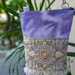 モロッコ風・手染め布のファスナーポーチ(アメジスト色・インド刺繍リボン・お散歩ポーチ・3way・サコッシュ) 8枚目の画像