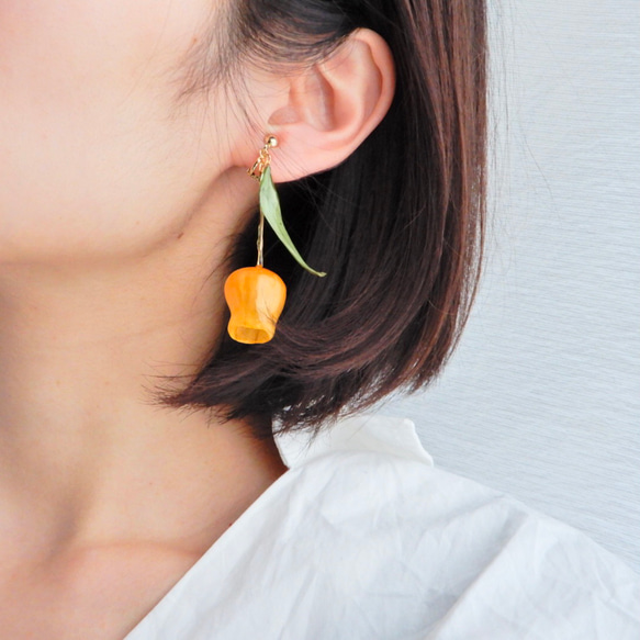 朝露を纏ったサンダーソニア✴︎ピアス・イヤリング イヤリング  