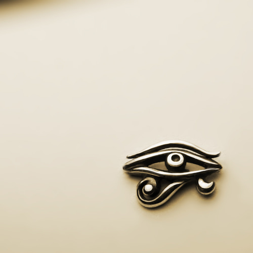 ホルスの目ピアス ピアス（スタッド・一粒） 拓銀手創銀飾 通販  