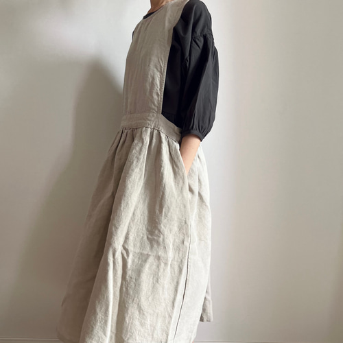 バッククロス・エプロンワンピース(生成) ワンピース Ito-hari 通販