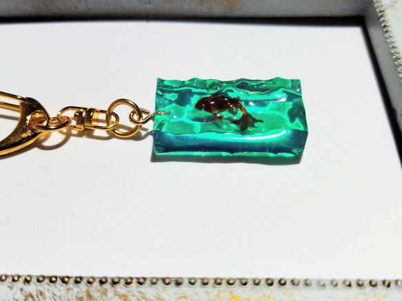 モネの池キーホルダー / 金魚 / レジン その他アクセサリー 華昇 優羽