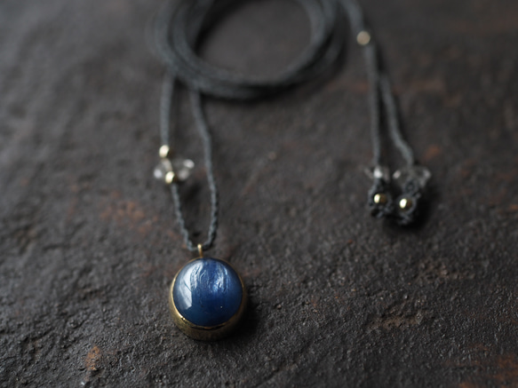 kyanite brass necklace 7枚目の画像