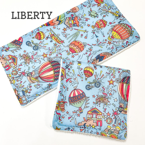 リバティファブリック　ちょっと大きめハーフハンカチ　ハンドメイド ハンドメイドハーフハンカチ リバティ柄No.18 - メルカリ