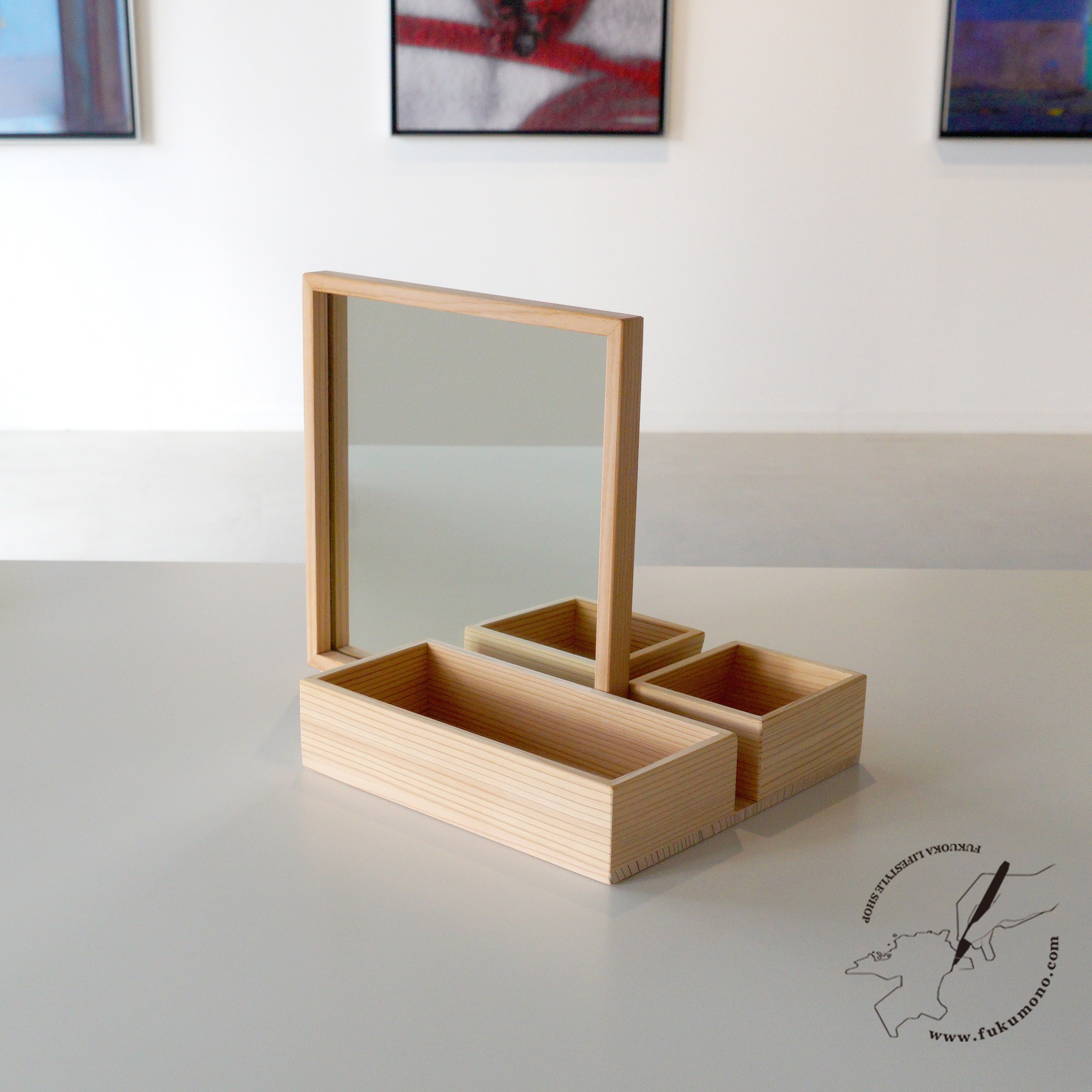 ミラーボックス / 杉