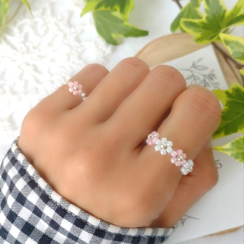 【新品】送料込み　フラワーリング(ピンク×ホワイト) 再販 送料無料❀お花リング2set❀ ホワイト ピンク ピンキー