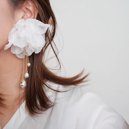 048 オーガンジーフラワー雫パール 結婚式 花嫁 アクセサリー ピアス