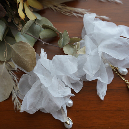 048 オーガンジーフラワー雫パール 結婚式 花嫁 アクセサリー ピアス