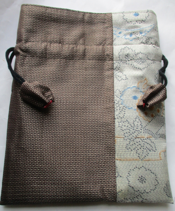 ６３２３　大島紬の着物で作った巾着袋　＃送料無料 6枚目の画像