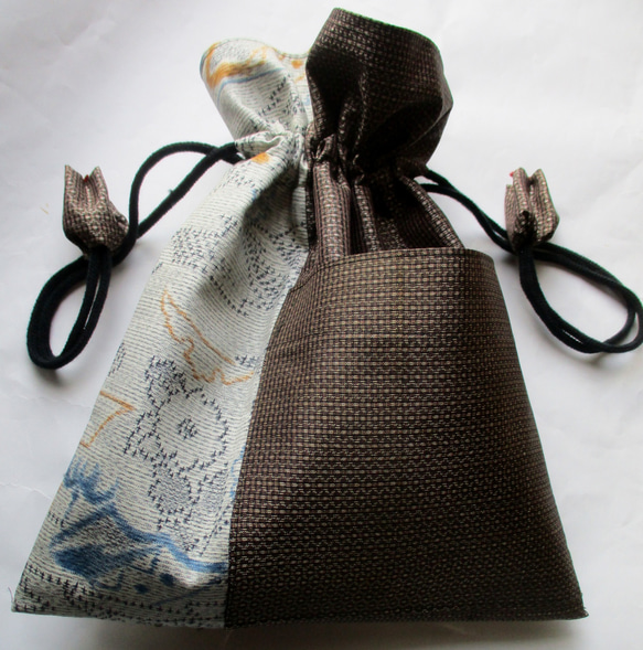 ６３２３　大島紬の着物で作った巾着袋　＃送料無料 1枚目の画像