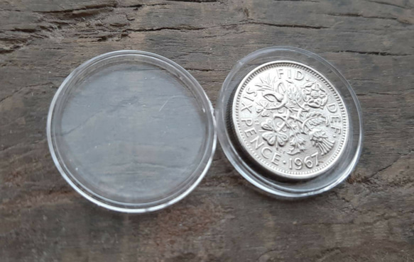 ゴルフボールマーカー 幸せのシックスペンス イギリス  ラッキー6ペンス 英国コイン  美品です 本物 19.5mm 4枚目の画像