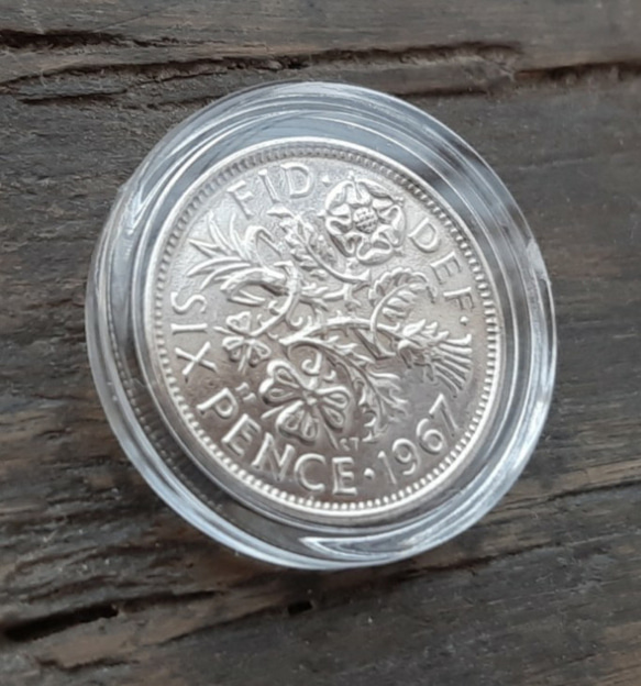 ゴルフボールマーカー 幸せのシックスペンス イギリス  ラッキー6ペンス 英国コイン  美品です 本物 19.5mm 2枚目の画像