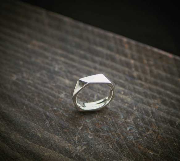 六角形—幾何学的な銀の指輪 2枚目の画像